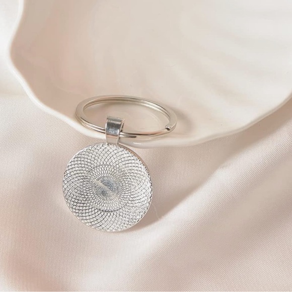 Vinyl Record Player Keychains for DJ Music Lover Gifts - Picture 2 of 6